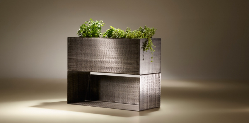 Blumen- und Kräuterkiste aus Stahl
